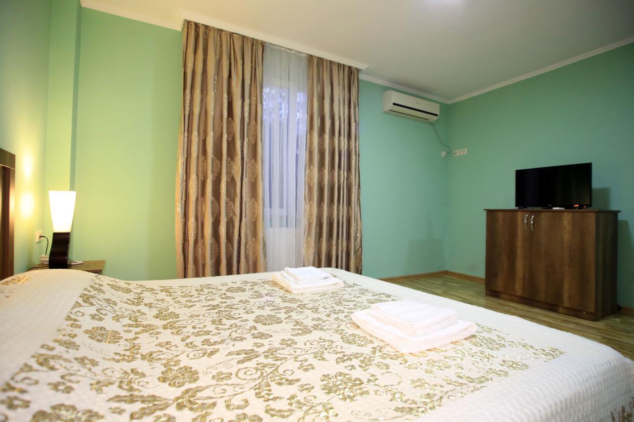 Hotel Taia Kutaisi Esterno foto