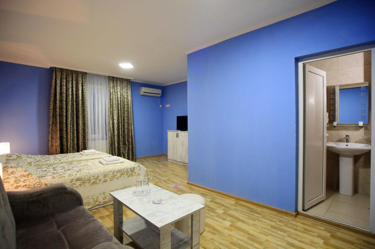 Hotel Taia Kutaisi Esterno foto
