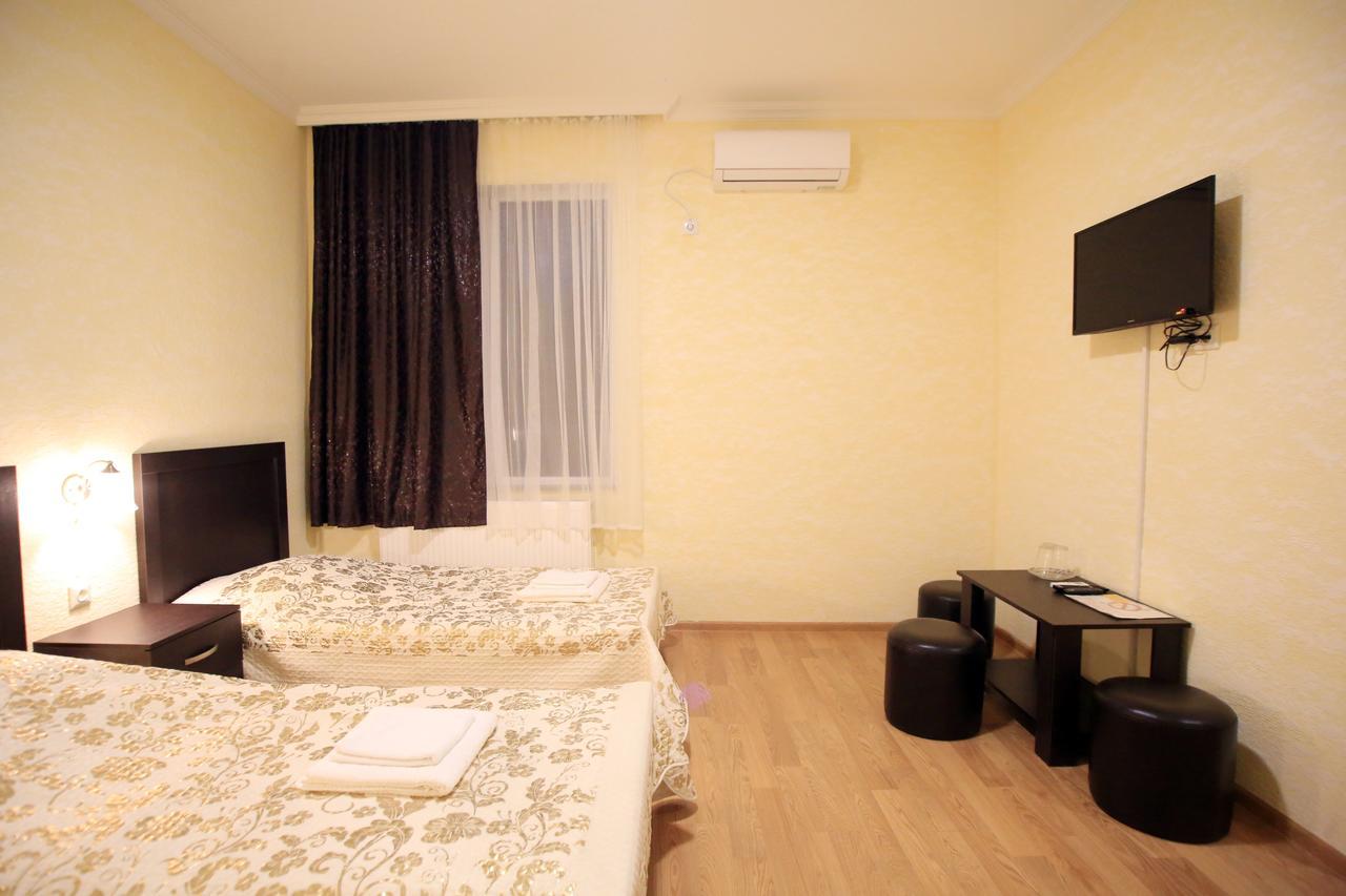 Hotel Taia Kutaisi Esterno foto