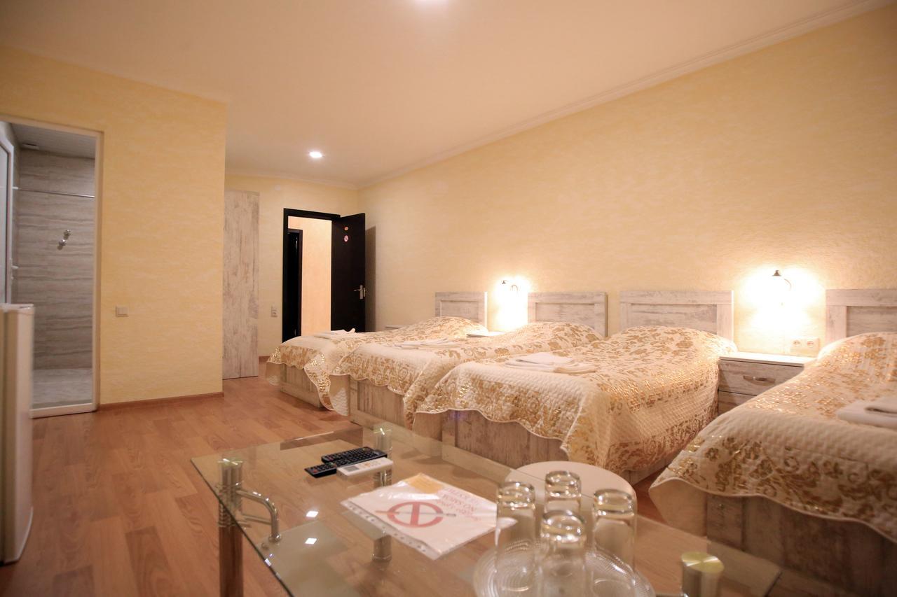 Hotel Taia Kutaisi Esterno foto