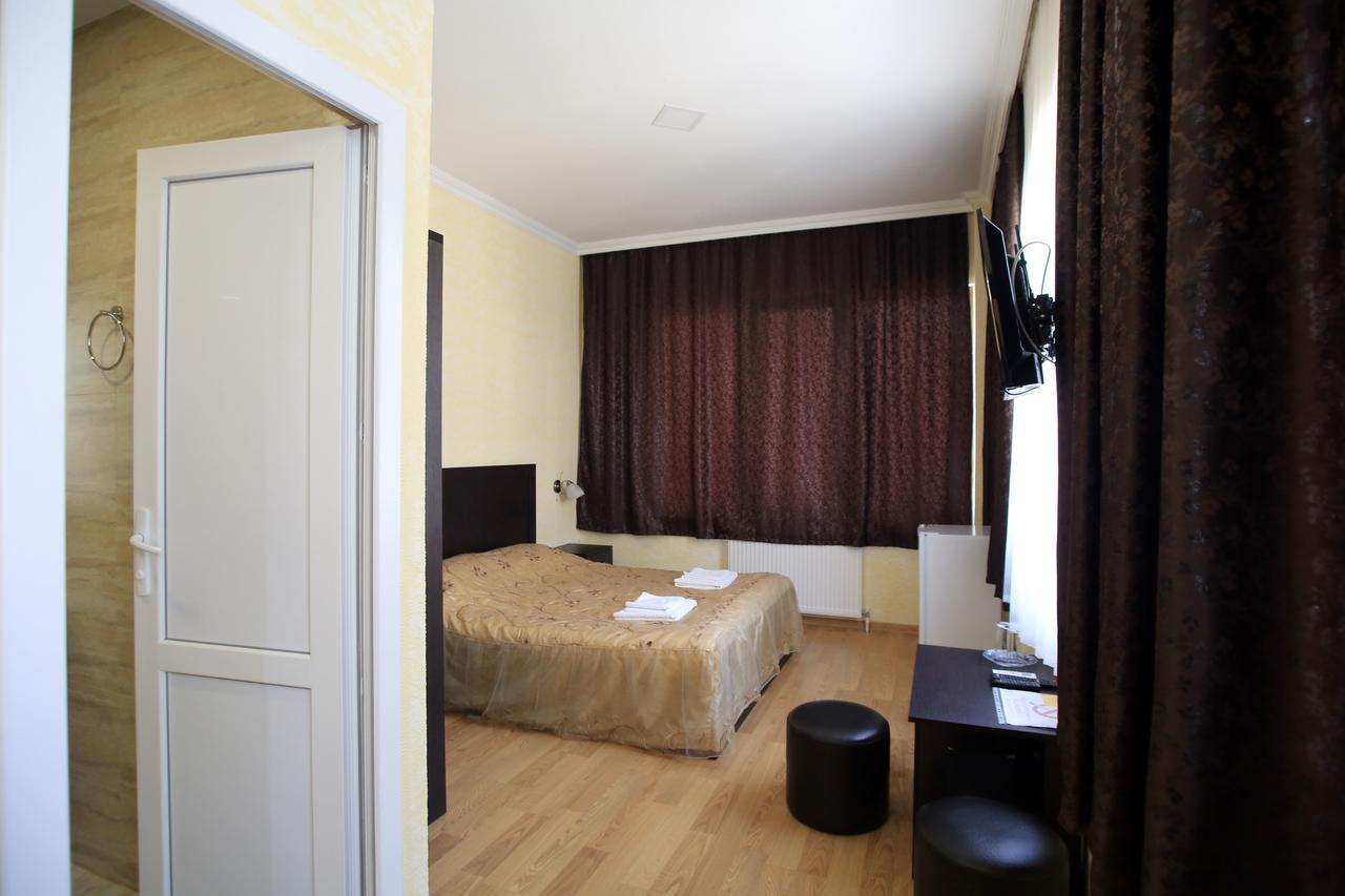 Hotel Taia Kutaisi Esterno foto