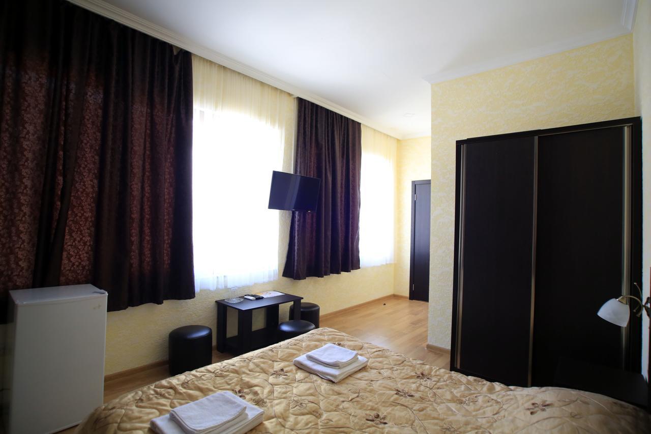 Hotel Taia Kutaisi Esterno foto