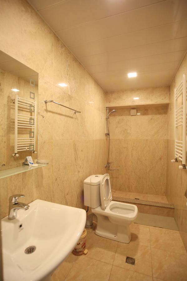 Hotel Taia Kutaisi Esterno foto