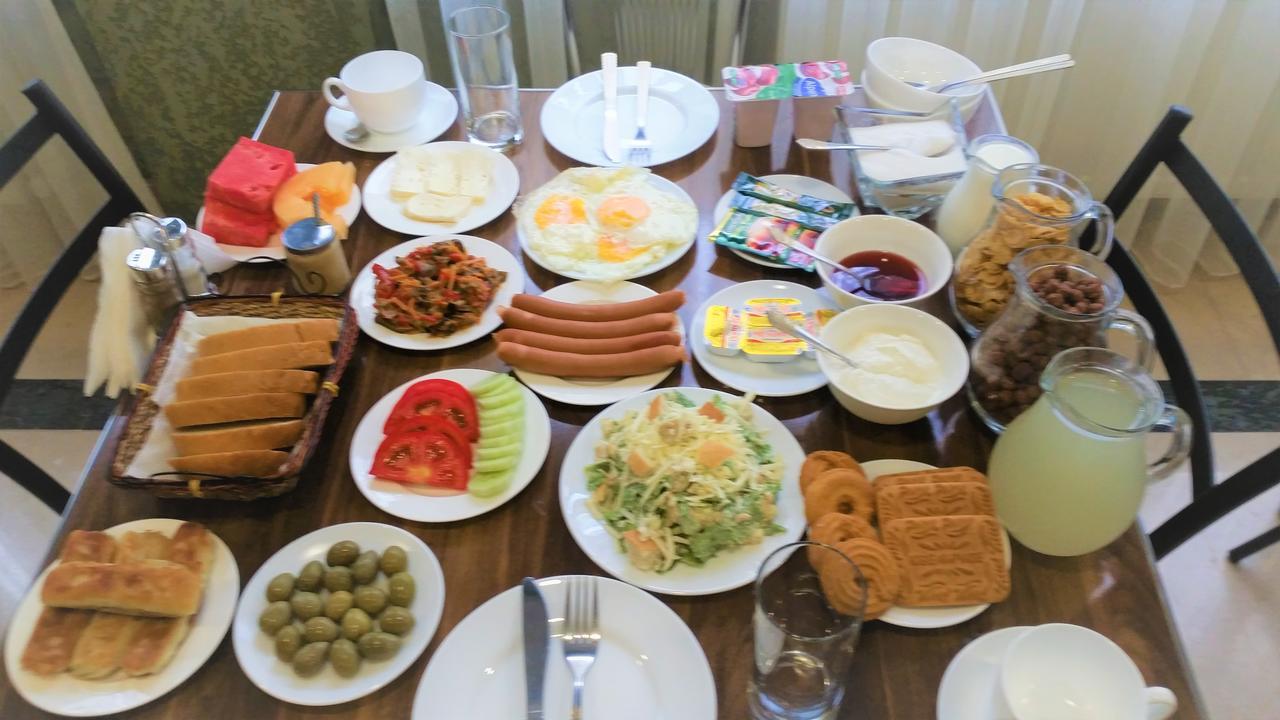Hotel Taia Kutaisi Esterno foto