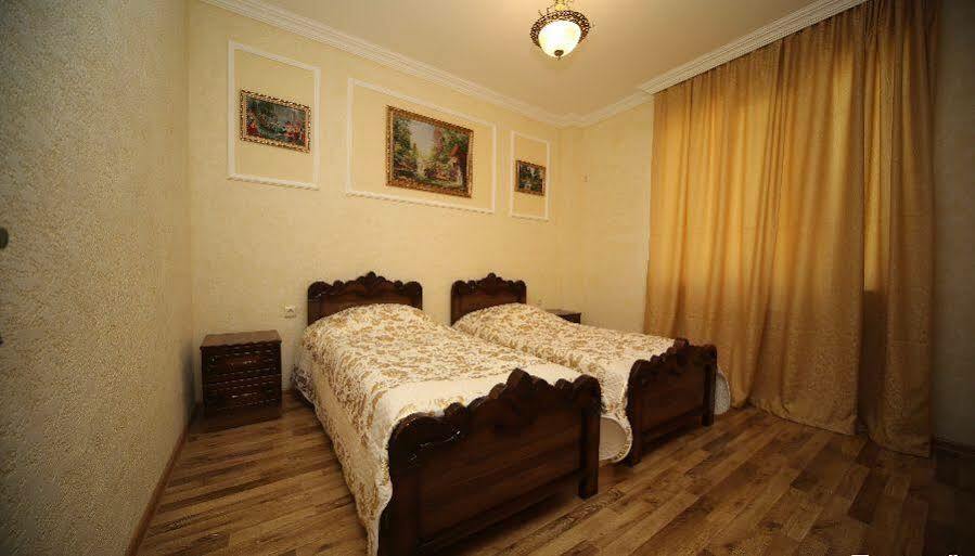 Hotel Taia Kutaisi Esterno foto