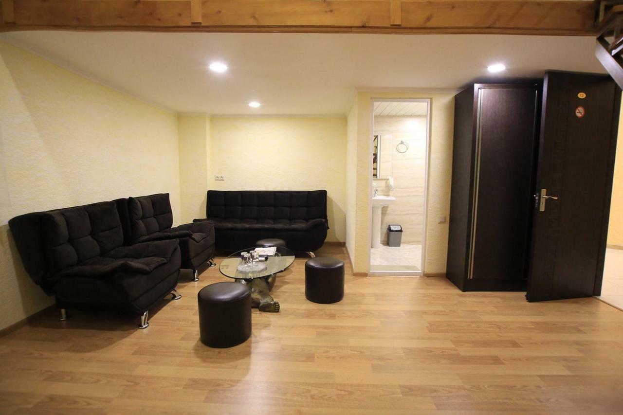 Hotel Taia Kutaisi Esterno foto